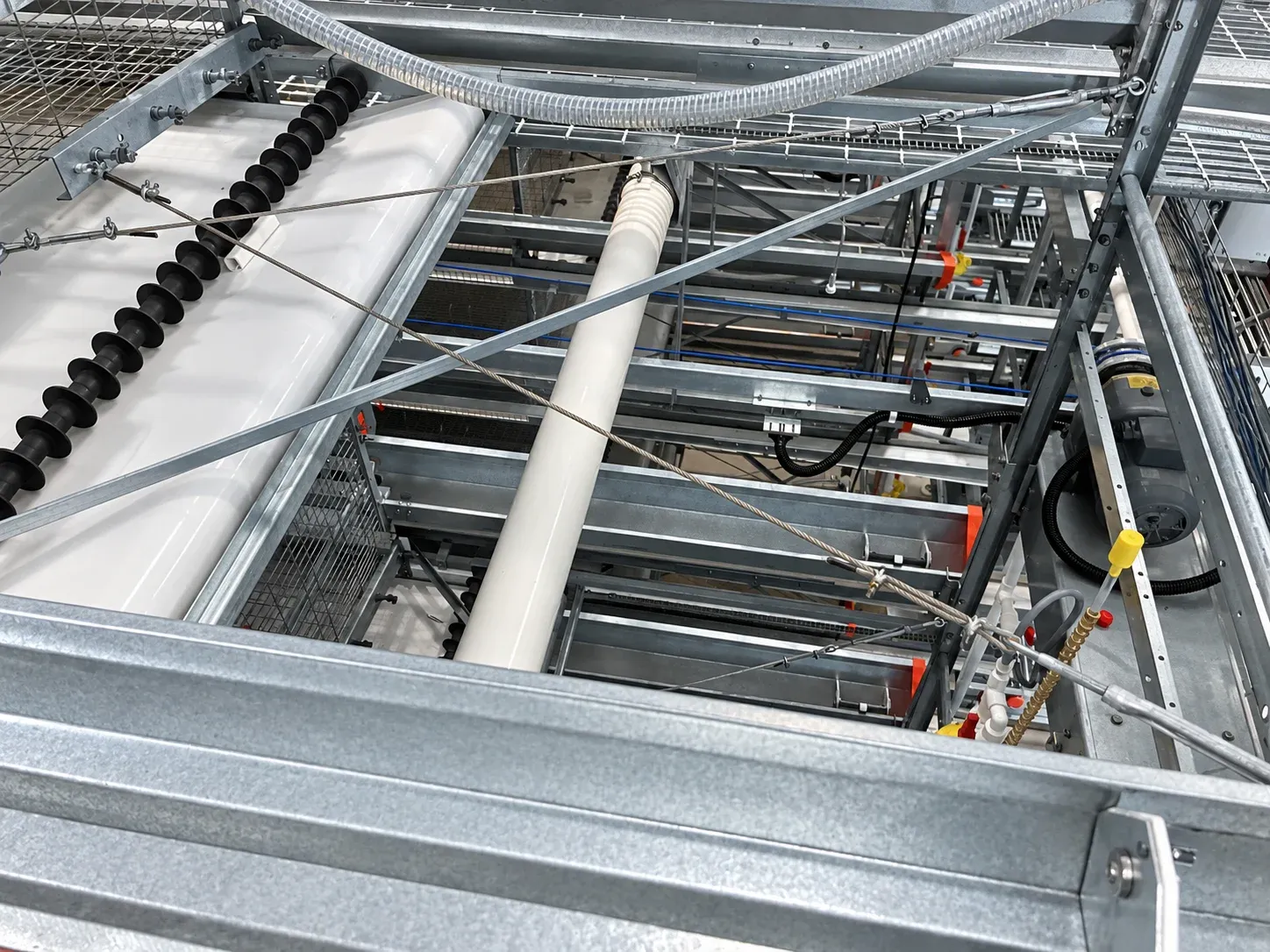 Automatic Feeding System (Travelling Hopper)